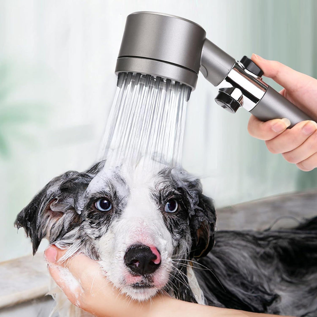 THE SMART FILTERED SHOWERHEAD